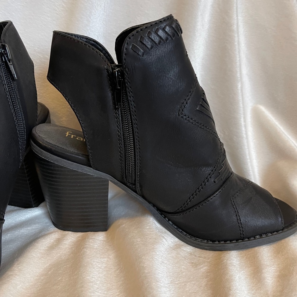Francesca’s Collection Open Toe Bootie - Picture 5 of 6